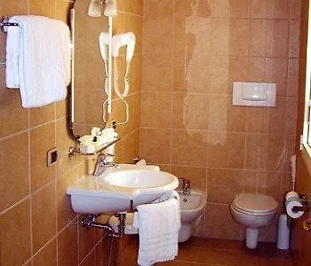 酒店 Nuovo Marghera 3*